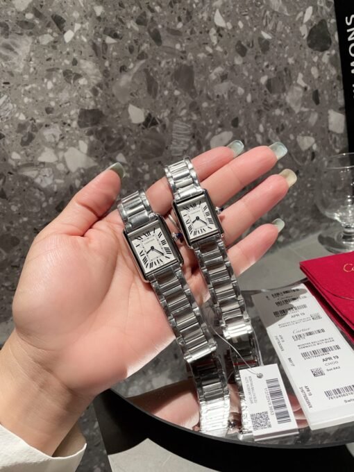 Steel belt 400
Factory Cartier | TankMust watch - Image 2