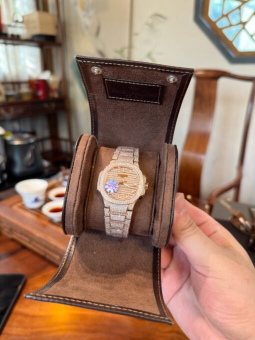 Patek Philippe 7118 Women's Nautilus Limited - Image 6