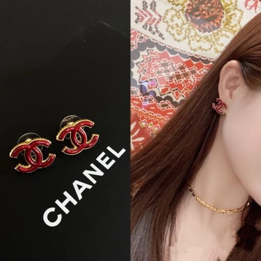 Chanai 202new red double C stud earrings