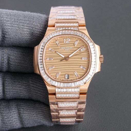 GR Patek Philippe 7014 Ladies Nautilus Platinum - Image 3