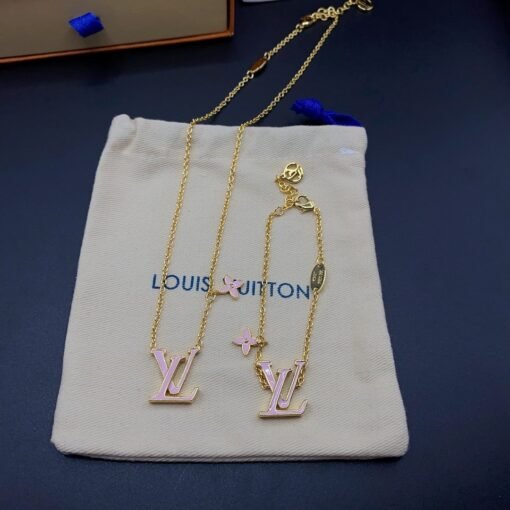 New arrivals
LV new necklaces and bracelets