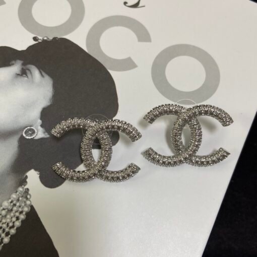 Necklace s earrings
@Chanel Double C Full Diamond Silver Set
Full of design sense, big double C is very sunny - Image 5