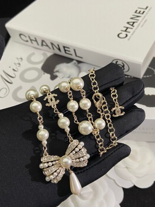 Necklace  earrings
@Chanel bow pearl set
The ultimate beauty Swarovski crystal diamond pearl
A must-have dinner - Image 4