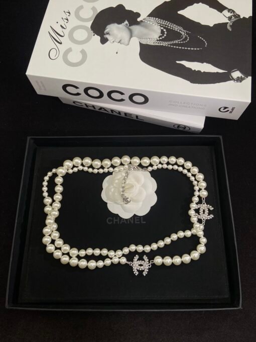 25 Silver
@New full-diamond pearl necklace~Sweater chain Full-diamond cc
Aristocratic temperament at dinner