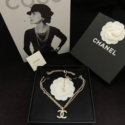 Necklace  Bracelet Stud Earring Brooch
@Chanel Relief CC Set
Classic style, shining, amazing, everyone has a set

Absolutely reserved - Image 2