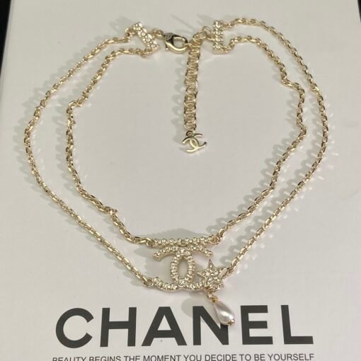 cklace earrings
@Chanel Double Layer CC Bracelet Necklace Set
Stunning at first glance, shining - Image 5
