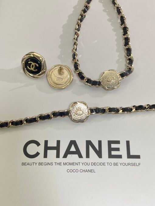 Necklace  earrings bracelet
@Chanel Black Gold Double C Button Set
No matter how you match it, you can see the movie - Image 9