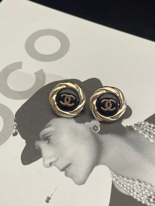Necklace  earrings bracelet
@Chanel Black Gold Double C Button Set
No matter how you match it, you can see the movie - Image 4