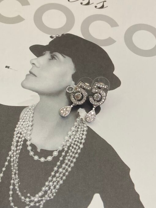 Necklaces earrings
@Chanel' series necklace earrings set - Image 4