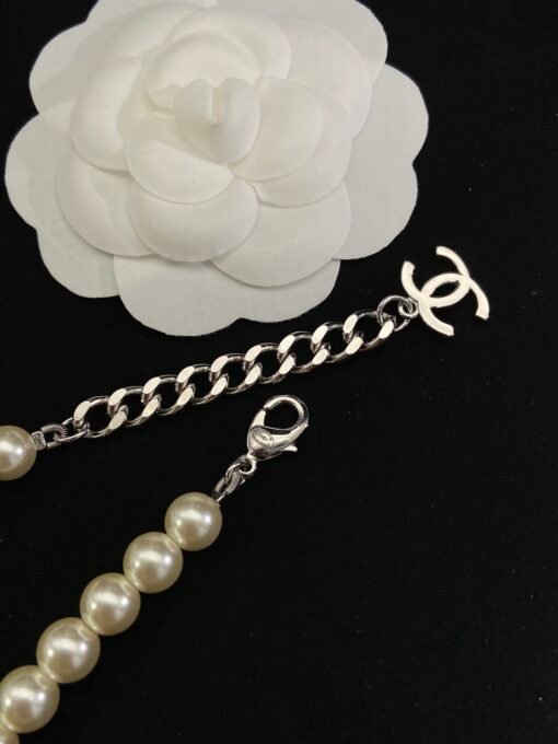 03
@Chanel Double C Square Diamond Pearl Sweater Chain Necklace
Advanced Handicraft Workshop Elegant Intellectual - Image 6