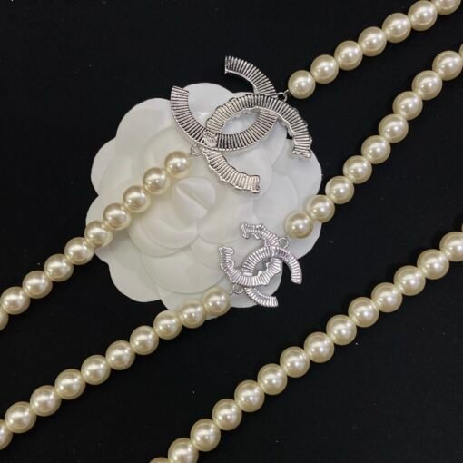 03
@Chanel Double C Square Diamond Pearl Sweater Chain Necklace
Advanced Handicraft Workshop Elegant Intellectual - Image 5