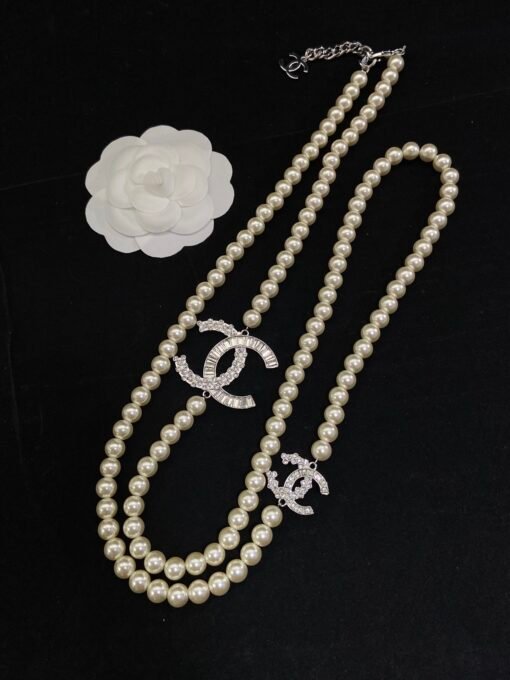 03
@Chanel Double C Square Diamond Pearl Sweater Chain Necklace
Advanced Handicraft Workshop Elegant Intellectual - Image 4