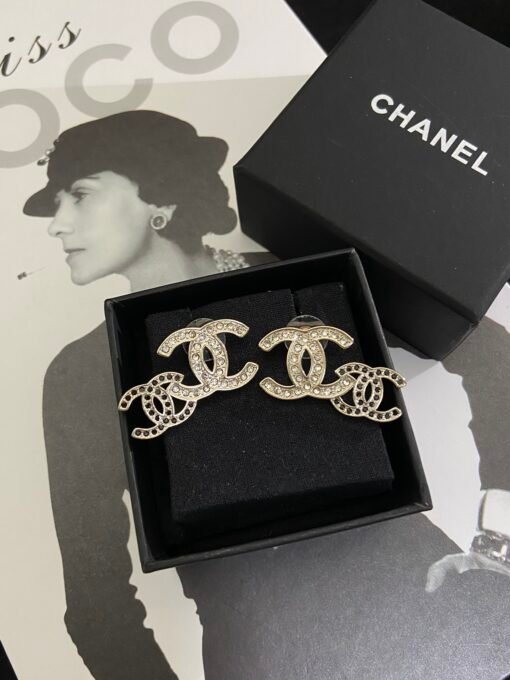 Necklace  earrings
@Chanel Black and White Diamond Splicing Set
Sweet temperament - Image 2