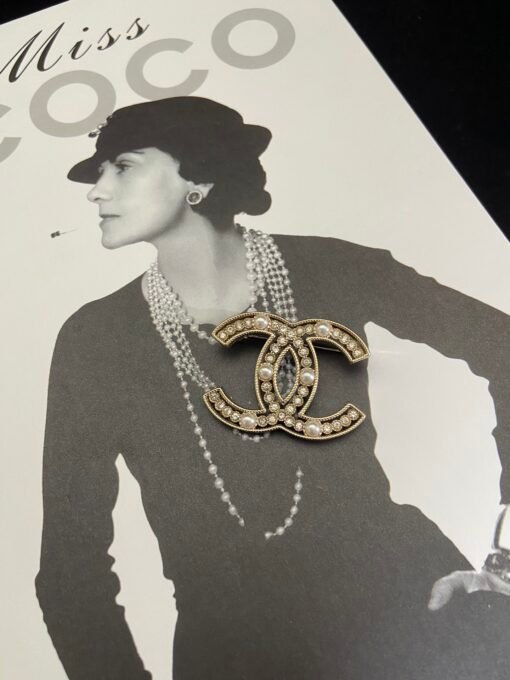 Necklace  Bracelet Brooch Stud Earrings
Chanel  Chanel Double C Hollow Pearl Set
Advanced Handicraft Workshop
A set of super-super temperament - Image 5