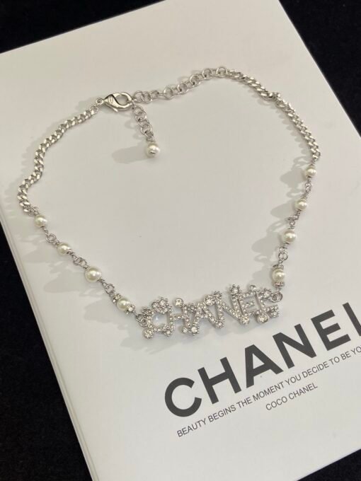 hanel Snowflake Crystal Diamond Set

A chaebol's fortune
Necklace/sweater chain/bracelet/earings/earrings - Image 5