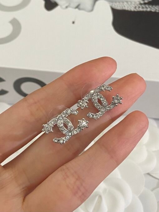 hanel Snowflake Crystal Diamond Set

A chaebol's fortune
Necklace/sweater chain/bracelet/earings/earrings - Image 4