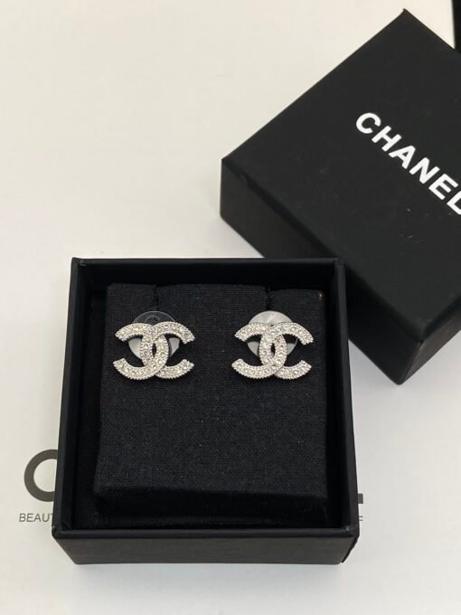 Necklace  Bracelet Earrings
@Chanel Classic Double C Star Set
A standard match for a wealthy family - Image 4