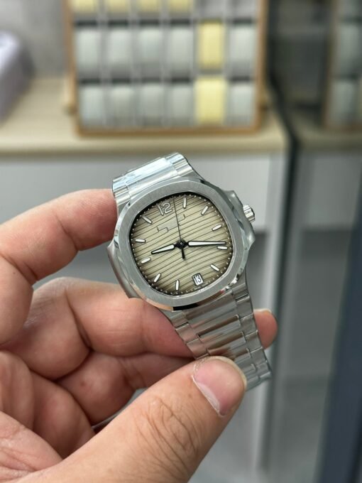 Patek Philippe Nautilus 7118 White Dial - 图片 2