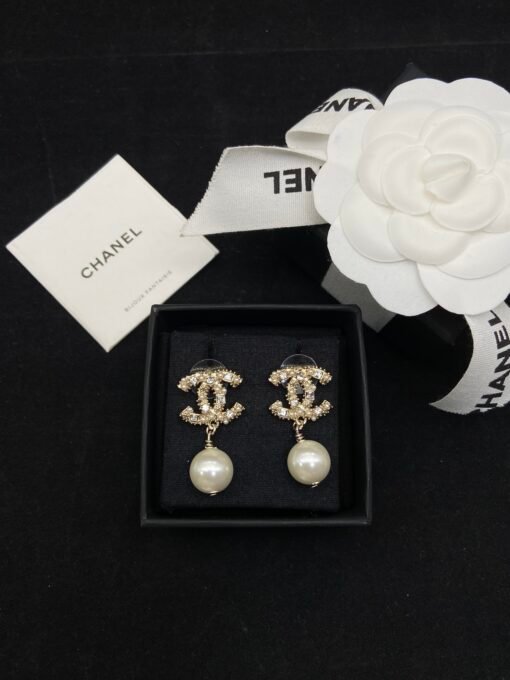 Necklace  Earrings Stud Earrings
@Chanel cc square diamond set
Classic square diamond combination, beautiful and high-end - Image 6