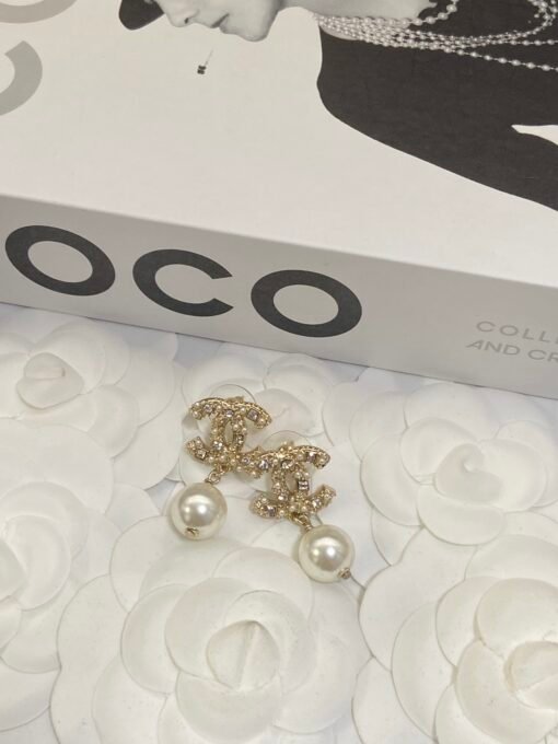 Necklace  Earrings Stud Earrings
@Chanel cc square diamond set
Classic square diamond combination, beautiful and high-end - Image 3