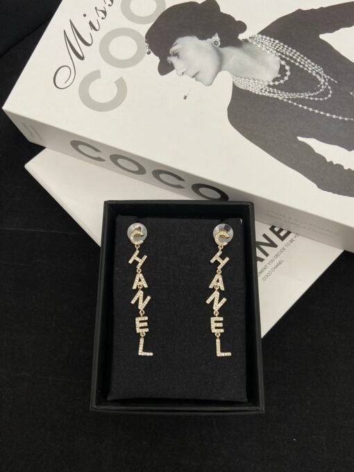Necklace  Bracelet earrings
@Chanel Letter Set
A thousand-year classic model, a must-have for fashionable essence, agile and lively - Image 2