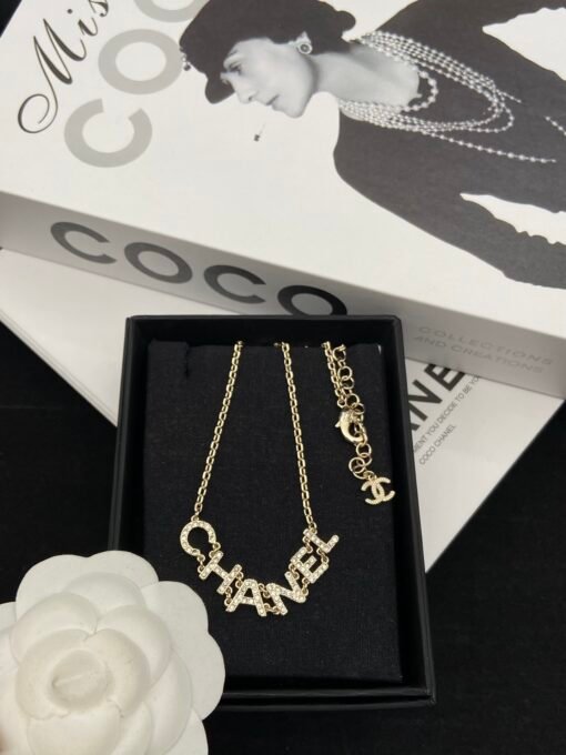 Necklace  Bracelet earrings
@Chanel Letter Set
A thousand-year classic model, a must-have for fashionable essence, agile and lively - Image 3