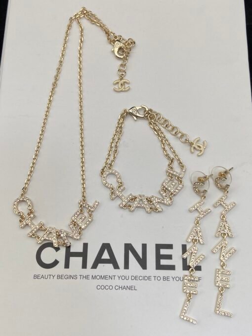 Necklace  Bracelet earrings
@Chanel Letter Set
A thousand-year classic model, a must-have for fashionable essence, agile and lively - Image 5