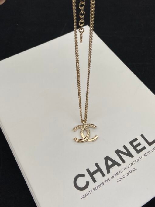 Necklace  earring brooch
@Chanel Half Diamond Design Set
bling bling full texture
Princess of the chaebol - Image 4