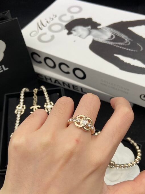 cklace Bracelet Ring
@Chanel Diamond Set Series
Necklace Bracelet Ring Extraordinary - Image 2