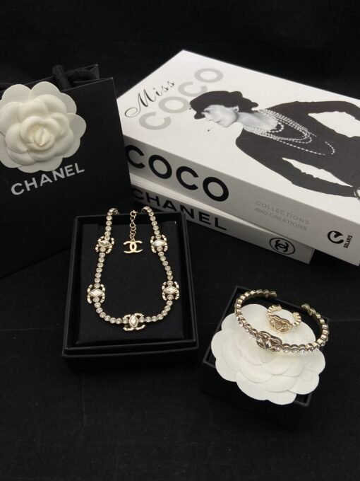 cklace Bracelet Ring
@Chanel Diamond Set Series
Necklace Bracelet Ring Extraordinary