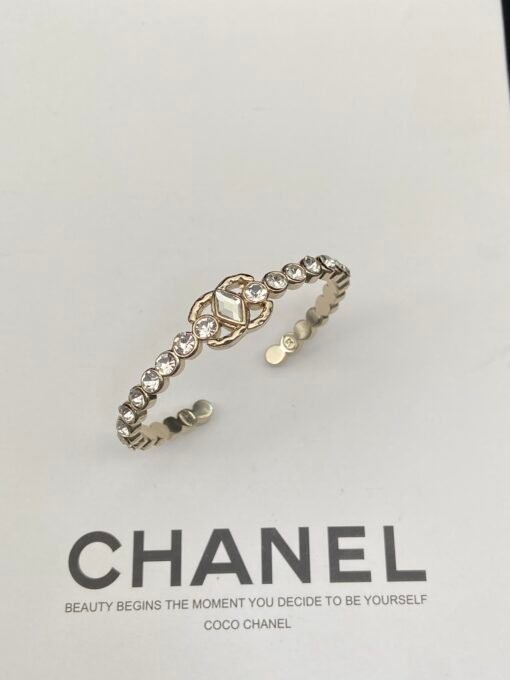cklace Bracelet Ring
@Chanel Diamond Set Series
Necklace Bracelet Ring Extraordinary - Image 4