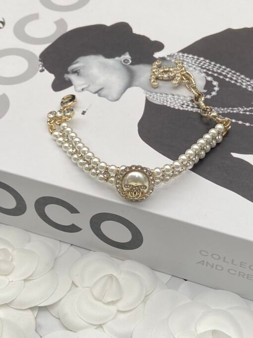 Necklace  Bracelet Earrings
@Chanel Palace Style Double Pearl Set

Ten thousand years classic model Giant Heavy Industry Close your eyes and enter
Like a princess walking out of the castle - Image 4
