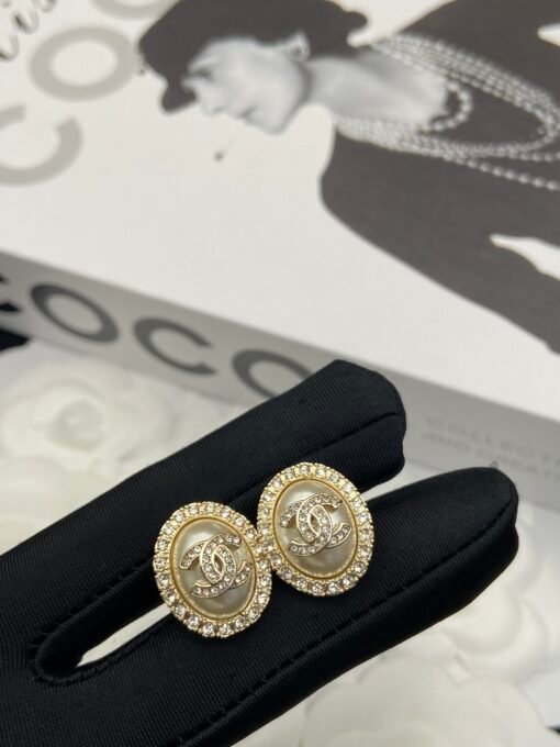 Necklace  Bracelet Earrings
@Chanel Palace Style Double Pearl Set

Ten thousand years classic model Giant Heavy Industry Close your eyes and enter
Like a princess walking out of the castle - Image 7