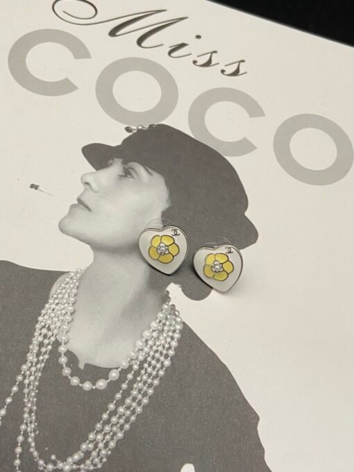 Necklace  earrings
@Chanel Peach Heart Camellia Enamel Set
The same style as fairy jennie
Peach heart double-sided pattern
vintage retro texture - Image 3
