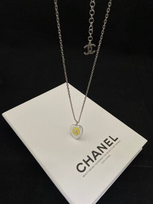 Necklace  earrings
@Chanel Peach Heart Camellia Enamel Set
The same style as fairy jennie
Peach heart double-sided pattern
vintage retro texture - Image 4