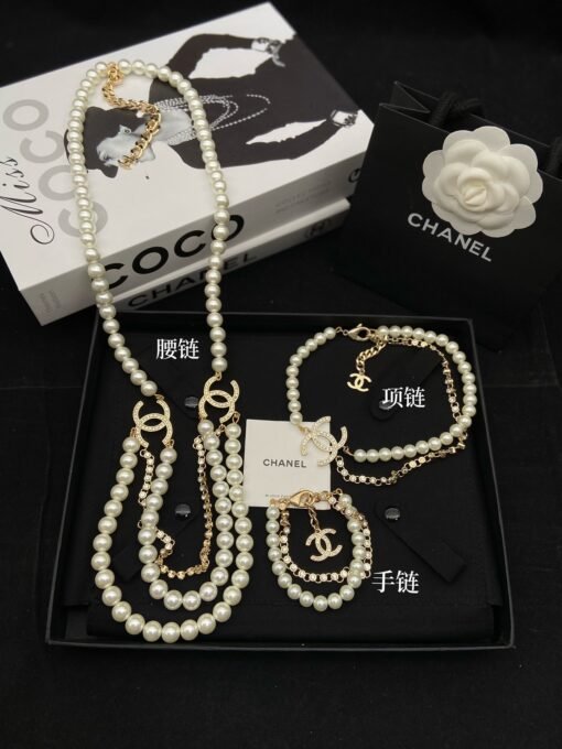 ist chain Necklace bracelet
@Chanel Set
The must-have waist chain model that can be matched in ten thousand years will not be wrong.
Necklace bracelet blessing, full aura
