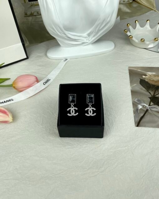 Chanel new style geometric square black resin double C earrings - 图片 7