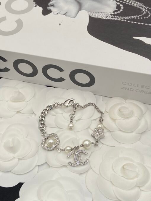 Necklace  Bracelet Earrings
@Chanel Camellia CC Set

A daughter-in-law's vision - Image 3