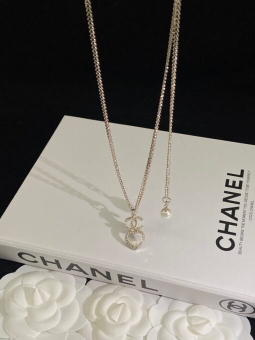 Necklace s earrings
@Chanel Hollow Love Set
Sweet and noble daily - Image 3