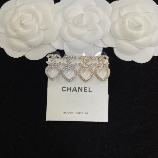 Necklace s earrings
@Chanel Hollow Love Set
Sweet and noble daily - Image 4