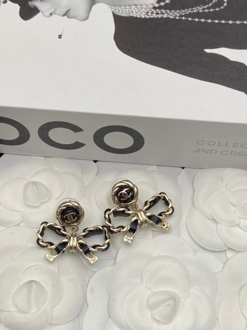 Necklace  earrings
@Chanel bow set
Classic lambskin design with extremely high wear rate and super cool - Image 3