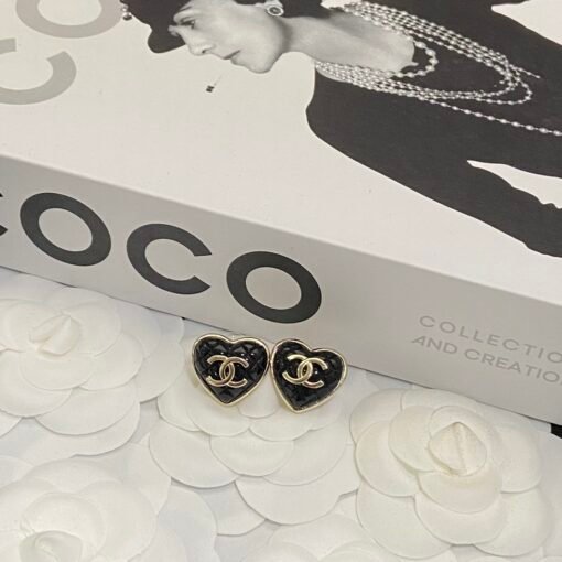 New ChanelNew Chanelcolors
@Chanel round diamond-shaped heart-eared earrings
 
Very beautiful~Love design sweetness exceeds standard - Image 5