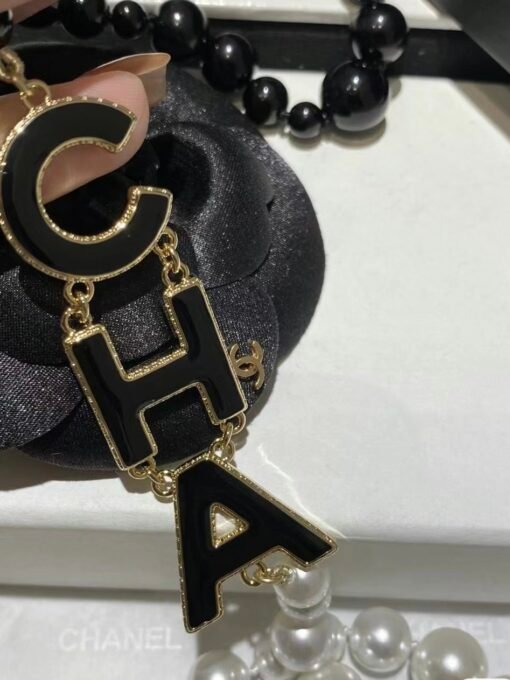 15
@Black and White Letter Pearl Necklace Sweater Chain
22A Advanced Handicraft Workshop
Enamel Panda Color Sweater Chain - Image 3