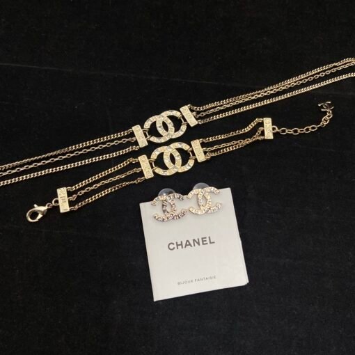 Necklace  Bracelet Earrings
@Chanel cc square diamond set
Close your eyes and temperament style - Image 6