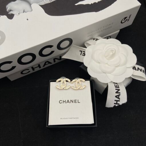 Necklace  Bracelet Earrings
@Chanel cc square diamond set
Close your eyes and temperament style - Image 3