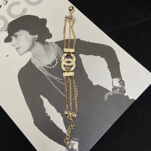 Necklace  Bracelet Earrings
@Chanel cc square diamond set
Close your eyes and temperament style - Image 5