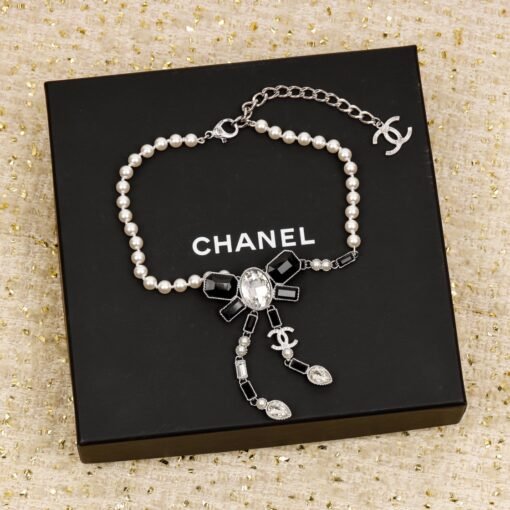 5  ~
[Chanel 23k pearl bow necklace] It's so beautiful, you must enter, it's especially suitable for this season. Each Swarovski square diamond brass material has a generous and elegant effect. It's very recommended [Strong][Strong] Please make my home [Wife] You can save 14,200 in minutes