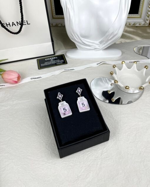 CHANE Chanel New Diamond Pendant Perfume Bottle Resin Acrylic Stud Earrings - 图片 5