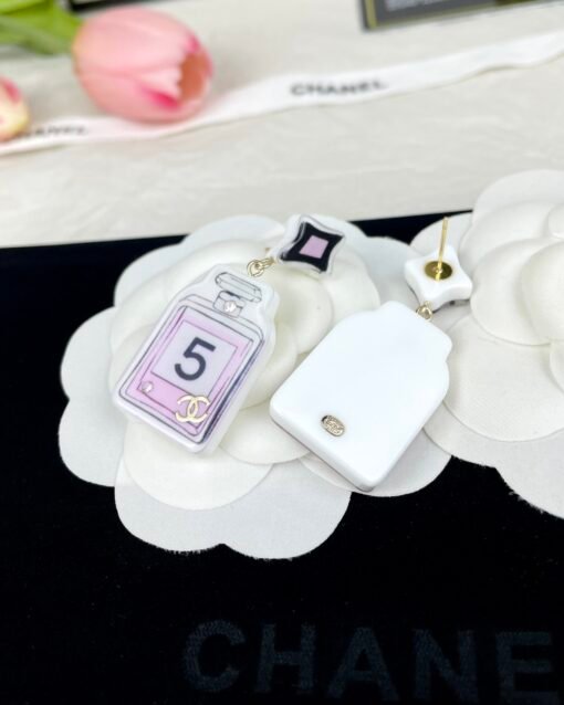 CHANE Chanel New Diamond Pendant Perfume Bottle Resin Acrylic Stud Earrings - 图片 7