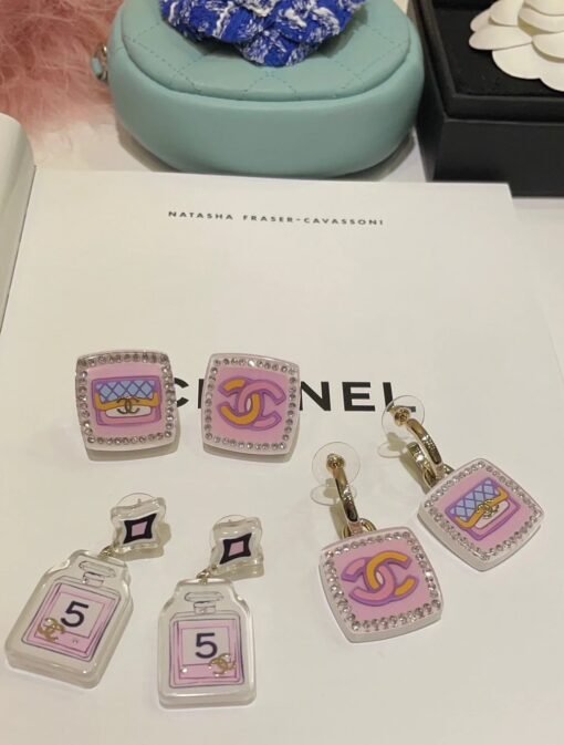 CHANE Chanel New Diamond Pendant Perfume Bottle Resin Acrylic Stud Earrings